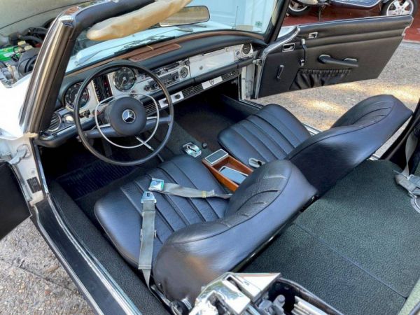 Mercedes-Benz 280 SL 1967 101064