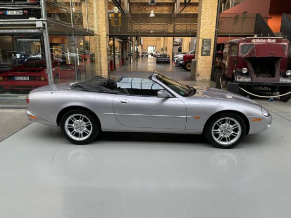 Jaguar XK8 4.0 2000 23822
