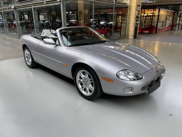 Jaguar XK8 4.0 2000 23823