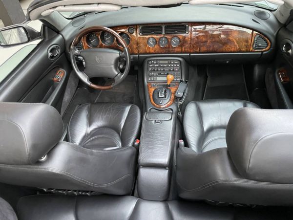 Jaguar XK8 4.0 2000 23827