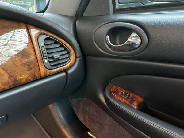 Jaguar XK8 4.0 2000 23835