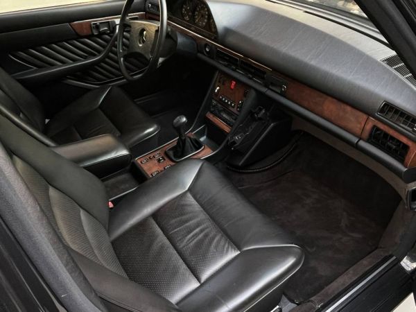 Mercedes-Benz 300 SE 1989 131389