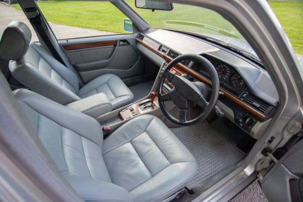 Mercedes-Benz 300 E 3.2 AMG 1991 79326