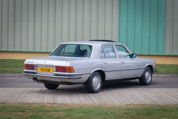 Mercedes-Benz 280 SE 1975 79449