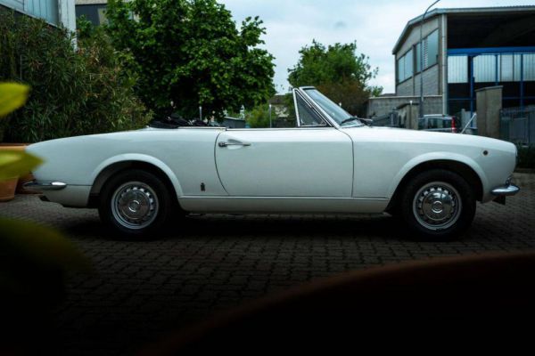 Fiat 124 Sport Spider 1967 75421