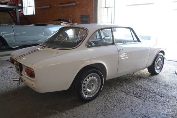 Alfa Romeo Giulia GT 1300 Junior 1970 116639
