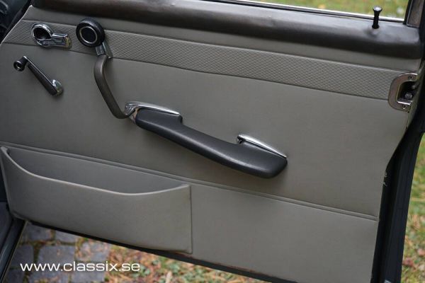 Mercedes-Benz 230 S 1966 13305