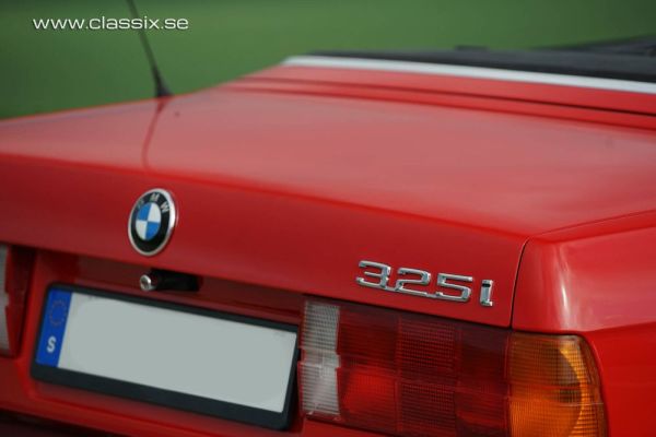 BMW 325i 1990 121626