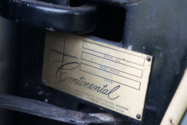 Lincoln Continental Mark II 1956 121645