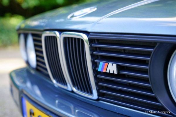 BMW 320is 1988 116927