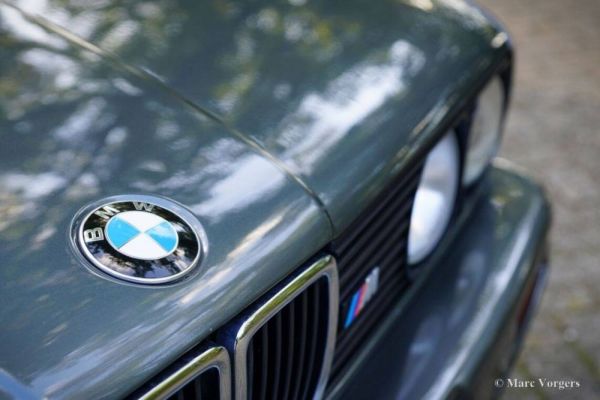 BMW 320is 1988 116928