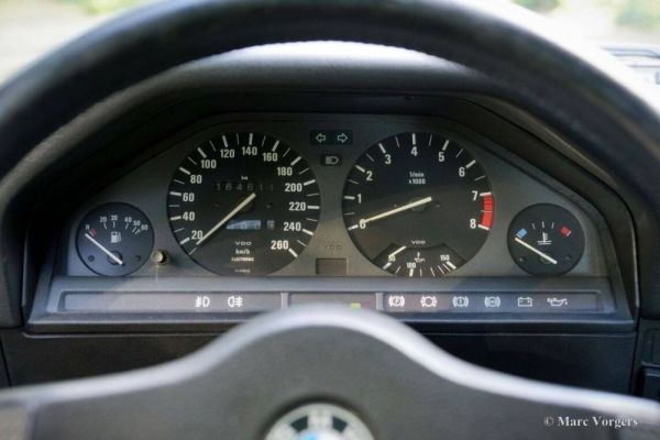 BMW 320is 1988 116935