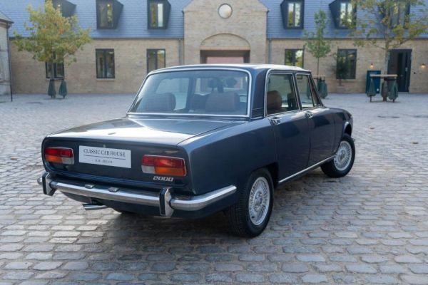 Alfa Romeo 2000 Berlina 1976 11160