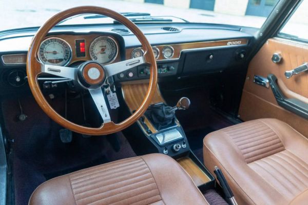 Alfa Romeo 2000 Berlina 1976 11165