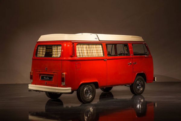 Volkswagen T2b Westfalia 1973 9616