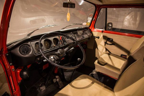 Volkswagen T2b Westfalia 1973 9618