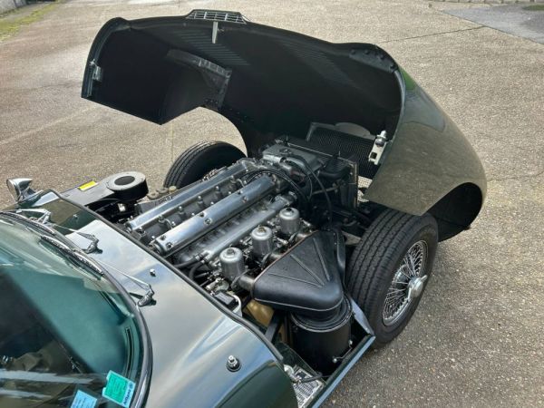 Jaguar E-Type 4.2 1967 127295