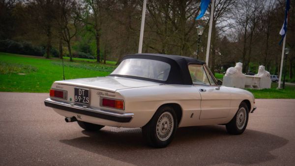Alfa Romeo Spider Veloce 2000 1979 6953