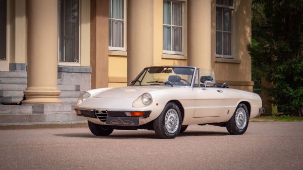 Alfa Romeo Spider Veloce 2000 1979 6958
