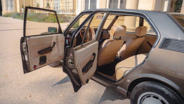 Alfa Romeo Alfetta 2.0 1983 101761