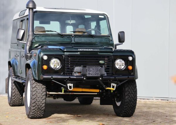 Land Rover Defender 110 2000 114551