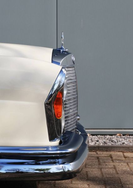 Mercedes-Benz 280 SE 1968 122603