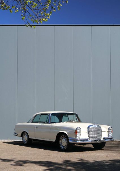 Mercedes-Benz 280 SE 1968 122606