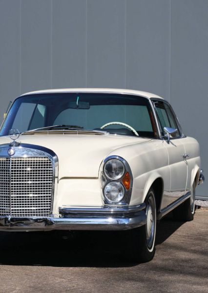 Mercedes-Benz 280 SE 1968 122610