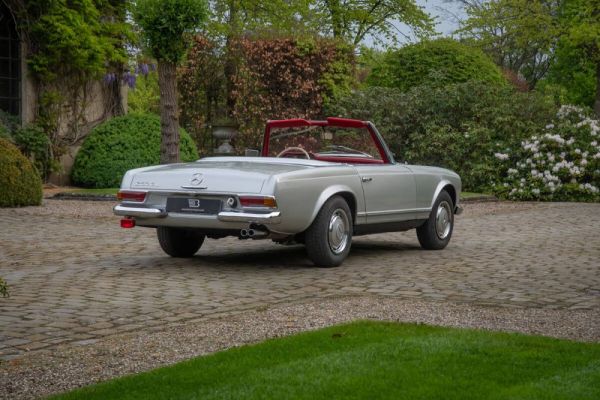 Mercedes-Benz 250 SL 1968 124811