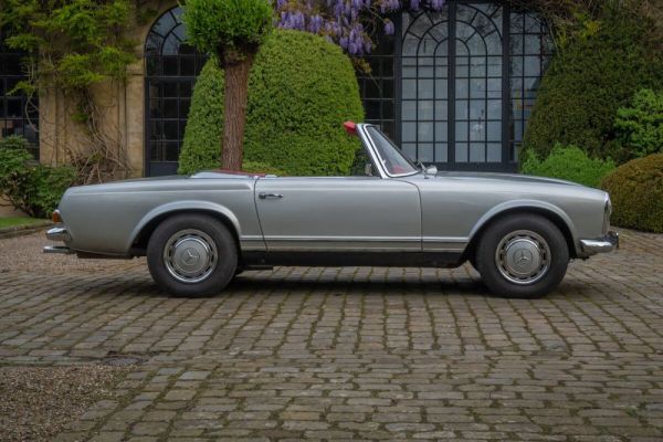 Mercedes-Benz 250 SL 1968 124812