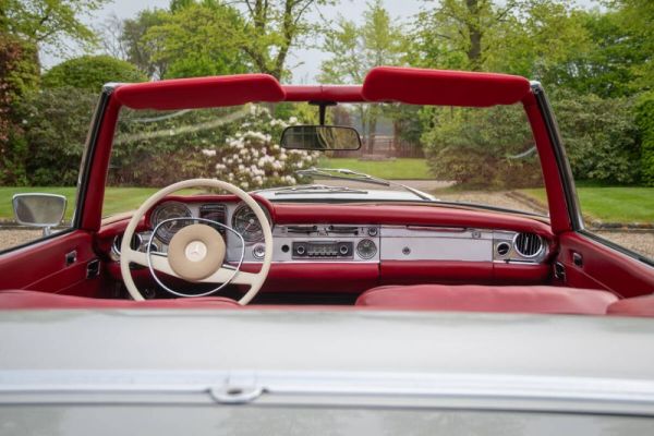 Mercedes-Benz 250 SL 1968 124817