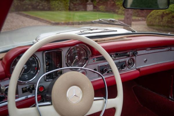 Mercedes-Benz 250 SL 1968 124818