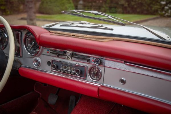 Mercedes-Benz 250 SL 1968 124820