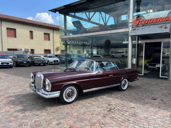 Mercedes-Benz 220 SE b 1963