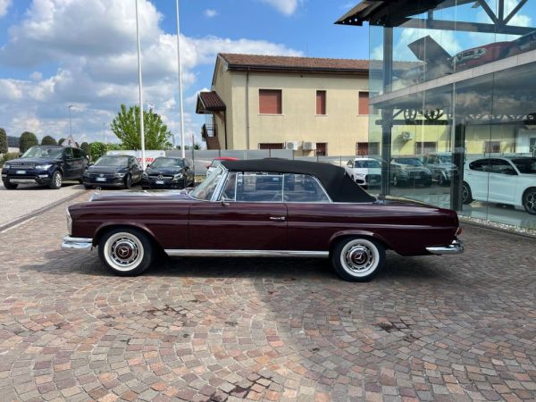 Mercedes-Benz 220 SE b 1963 120164