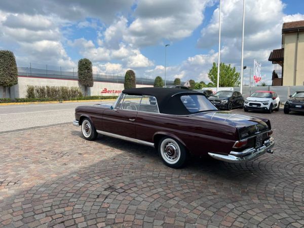 Mercedes-Benz 220 SE b 1963 120165