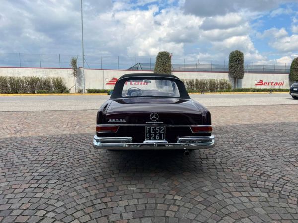 Mercedes-Benz 220 SE b 1963 120166