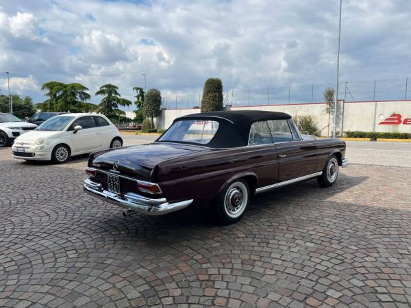 Mercedes-Benz 220 SE b 1963 120167