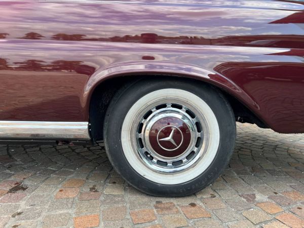 Mercedes-Benz 220 SE b 1963 120174