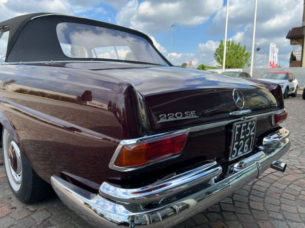 Mercedes-Benz 220 SE b 1963 120175