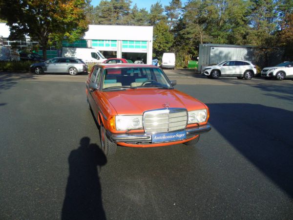 Mercedes-Benz 250 1978 92550