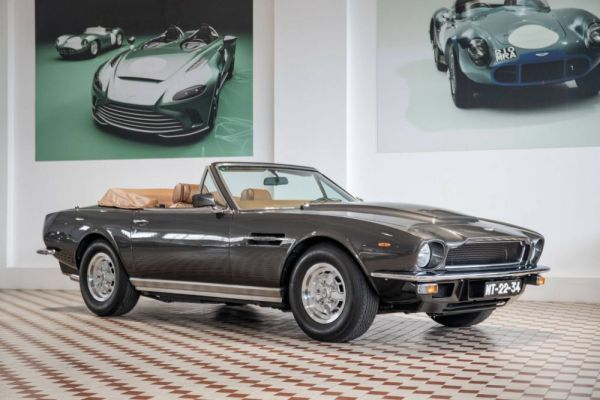 Aston Martin V8 Volante 1982