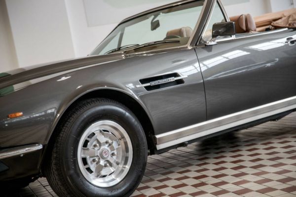 Aston Martin V8 Volante 1982 118994