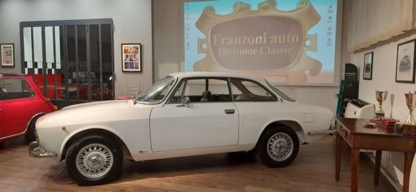 Alfa Romeo 2000 GT Veloce 1971 117458