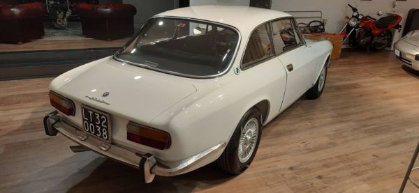 Alfa Romeo 2000 GT Veloce 1971 117460