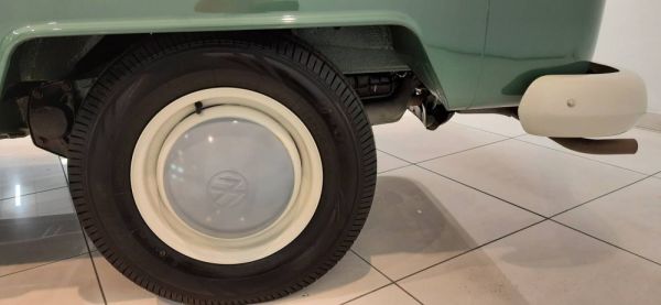 Volkswagen T2a minibus 1970 118035