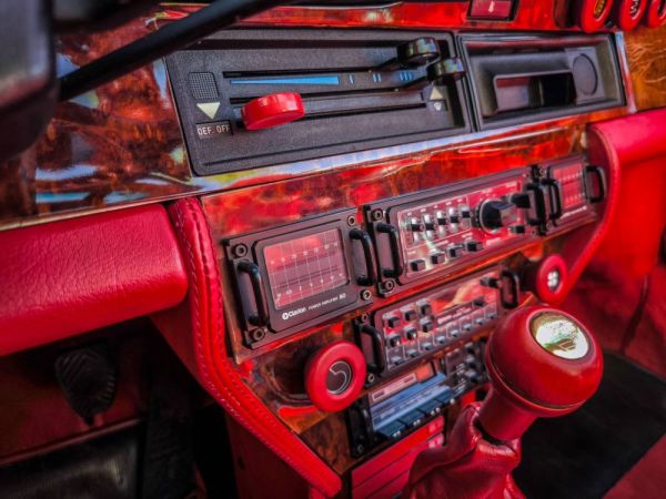 Porsche 911 Carrera 3.2 1985 121221