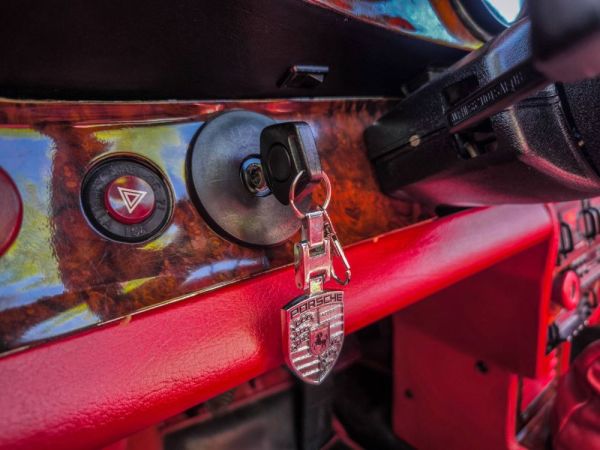 Porsche 911 Carrera 3.2 1985 121222