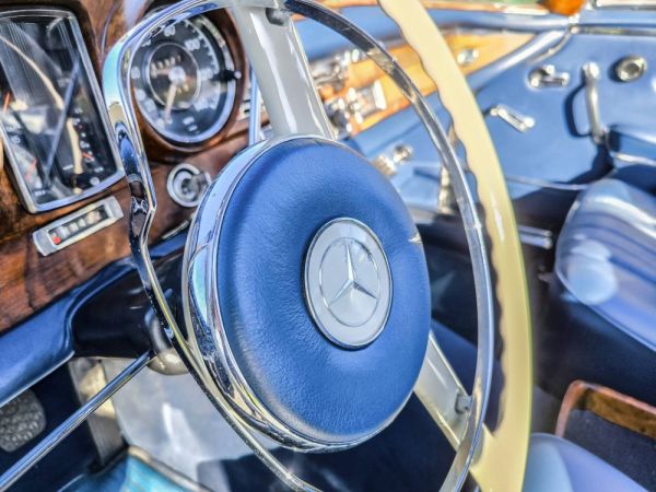 Mercedes-Benz 220 SE b 1964 123334