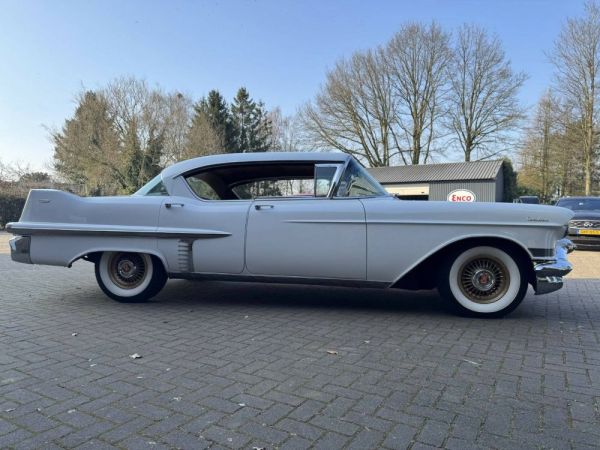 Cadillac 62 Sedan DeVille 1957 127617